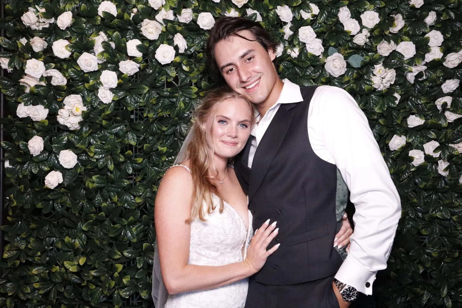 Elegant wedding photo booth backdrop